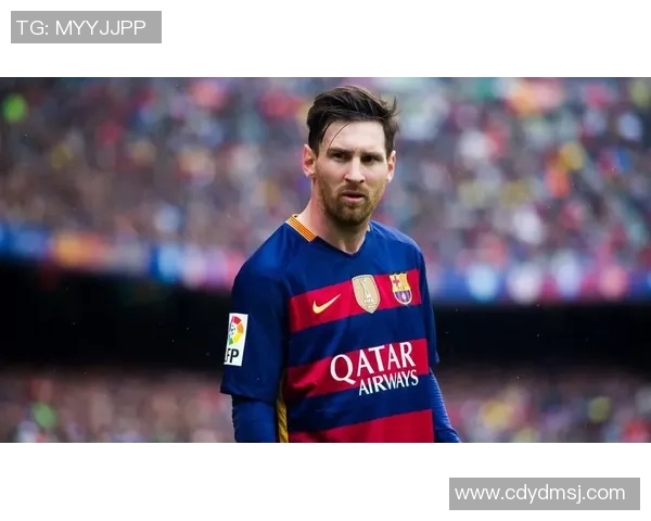 高清足球明星半身图片展示球场上的风采与魅力尽显